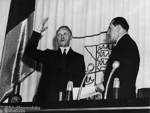 Vereidigung Konrad Adenauers als erster Kanzler der Bundesrepublik Deutschland, am 15. September 1949