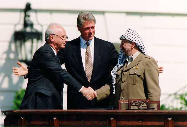 Bill Clinton, Yitzhak Rabin, Yasser Arafat at the White House, 13.9.1993