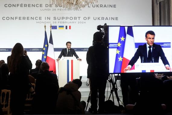 Präsident Emmanuel Macron bei der Ukraine-Hilfskonferenz in Paris am 26.02.2024