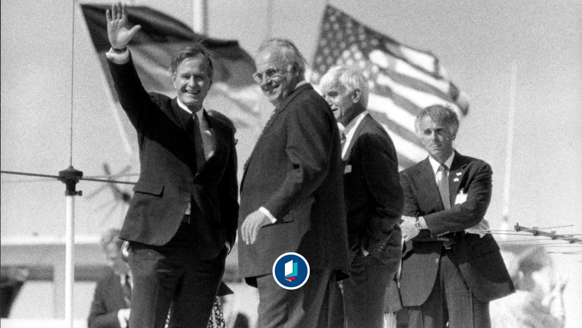 31. Mai 1989: US-Präsident George H. W. Bush besuchte im Mai 1989 die Bundesrepublik Deutschland: Hier mit dem Bundeskanzler Helmut Kohl während einer Rheinfahrt auf der 